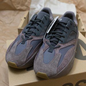 Yeezy Boost 700 - Mauve - 10